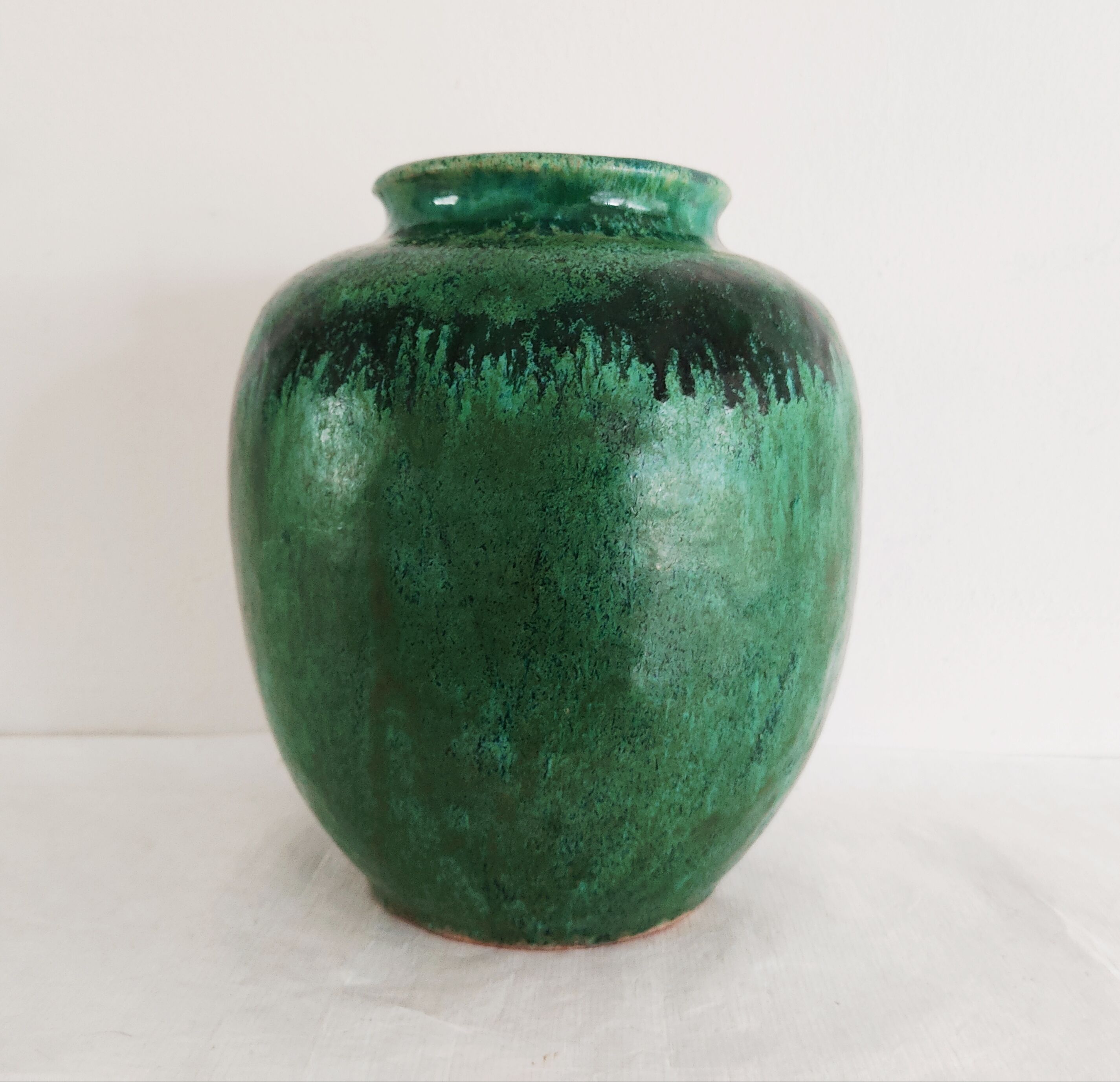 Vintage ceramic green vase signed th 67