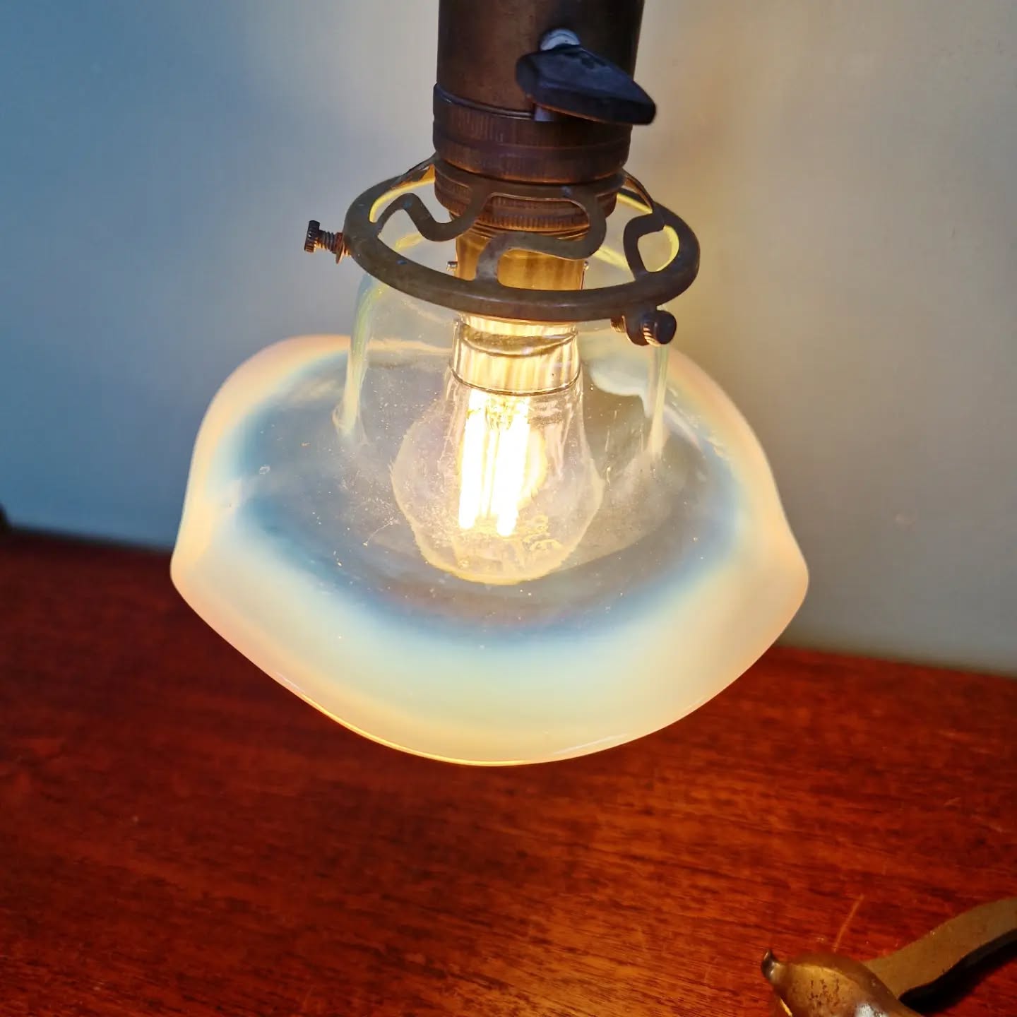 Lampe de table Art Nouveau, verre opalescent, 1900