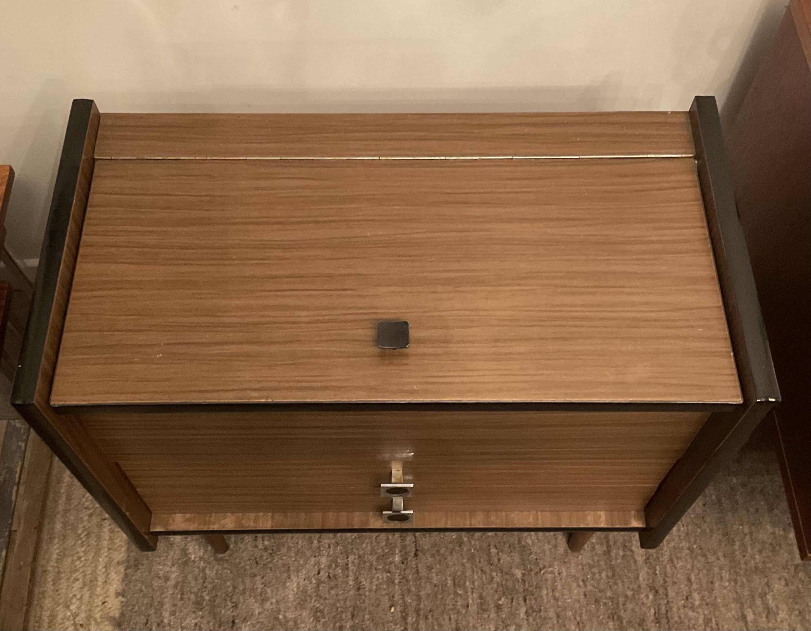 Meuble d’entrée vintage en formica années 70