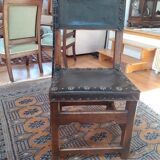 Chaises style renaissance en noyer