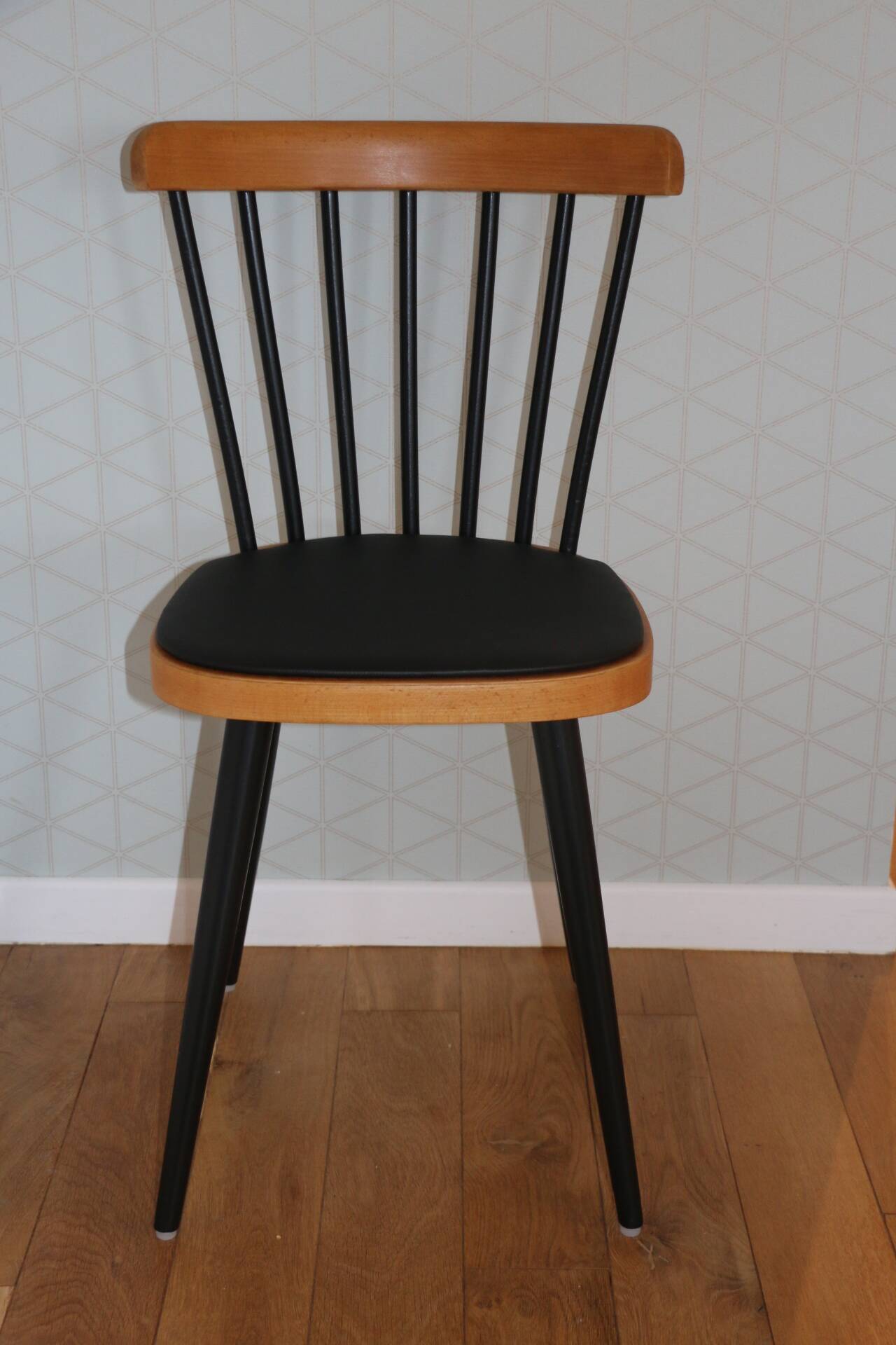 4 Baumann 740G chairs light beech black skai
