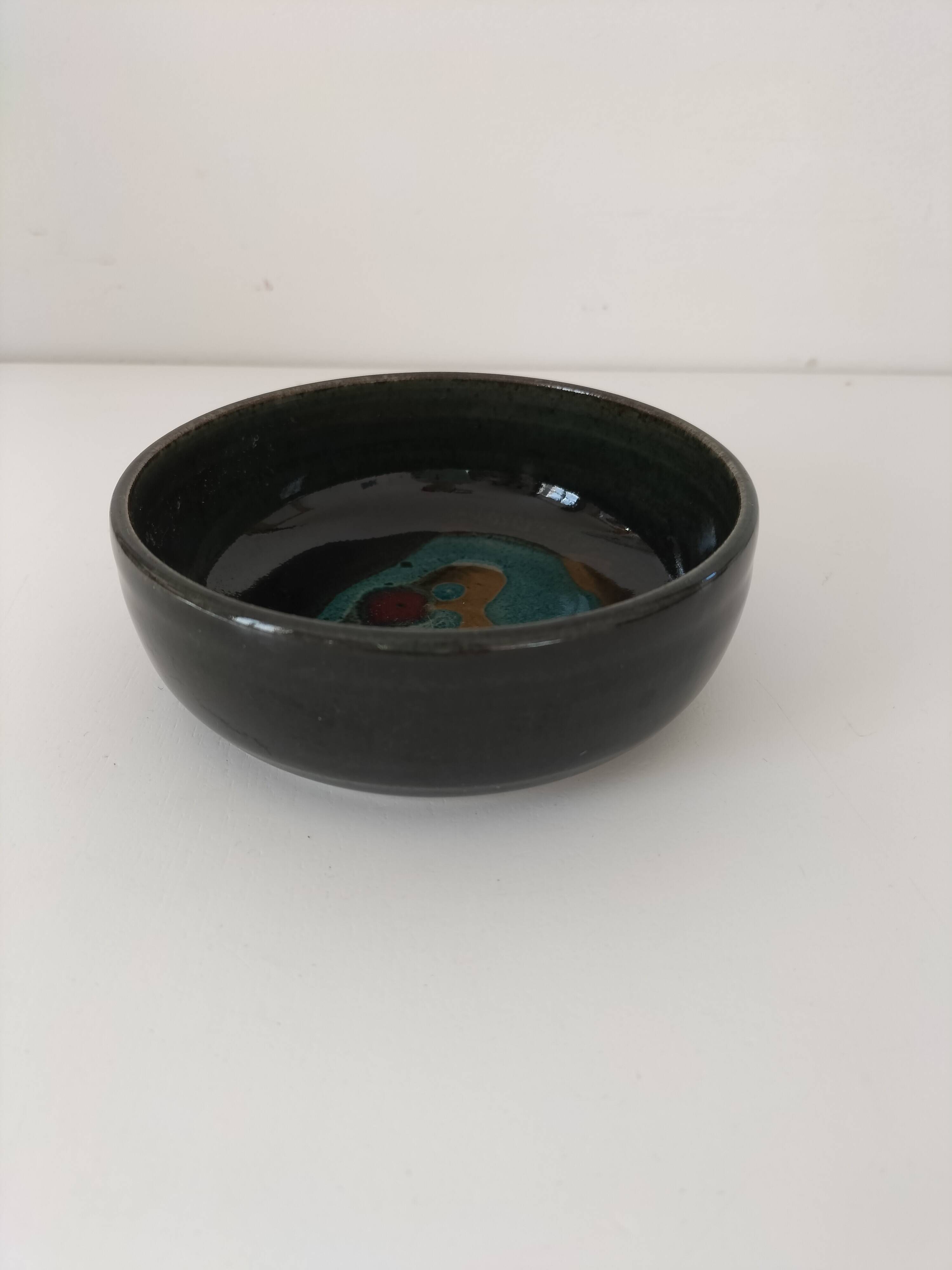 Signed stoneware bowl from Puisaye