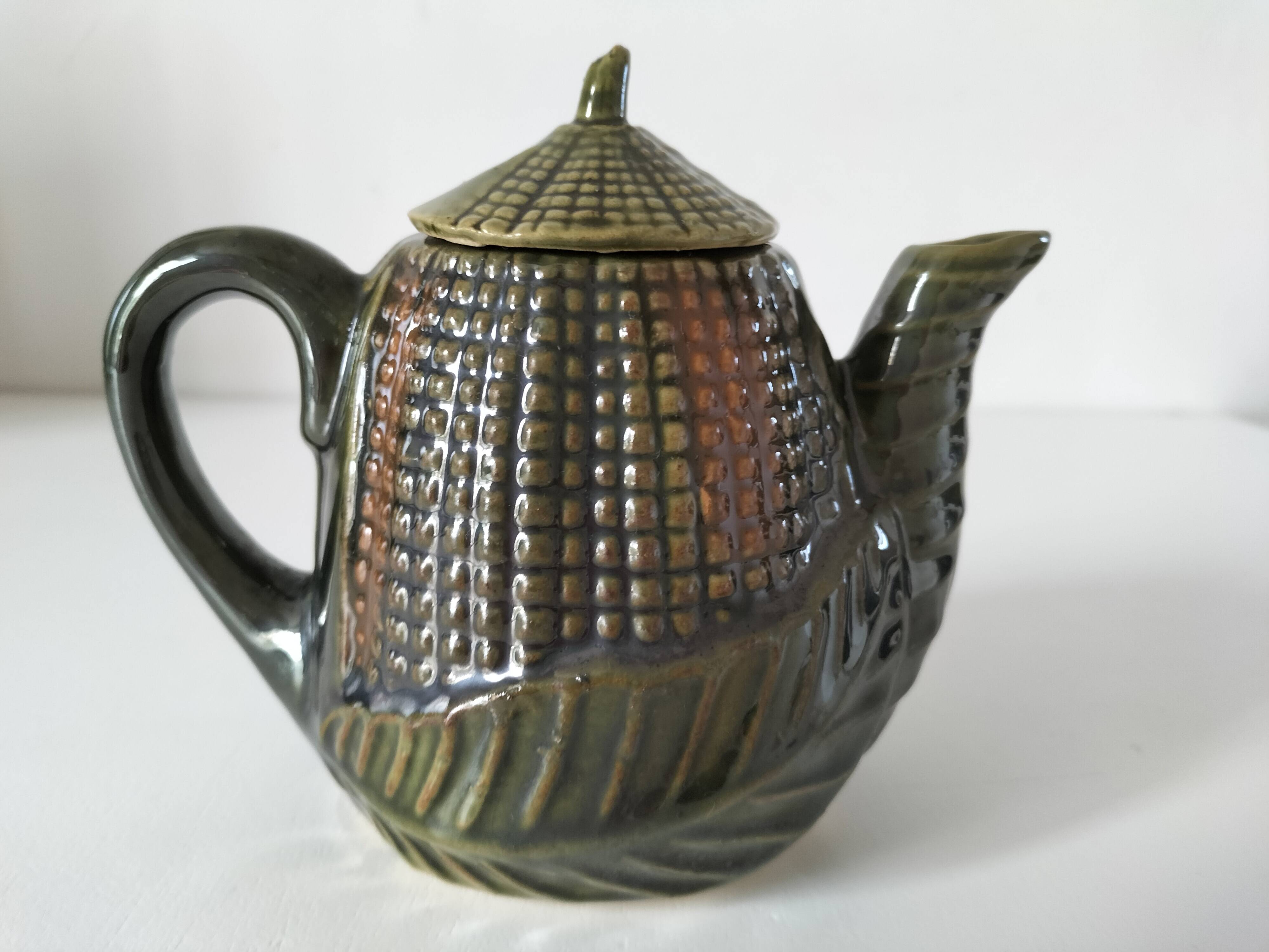 Petite théière barbotine épi de maïs vintage