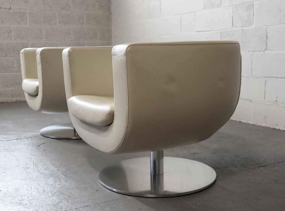 Fauteuils en cuir B&B Italia « Tulip » conçus par Jeffrey Bernett en 2000