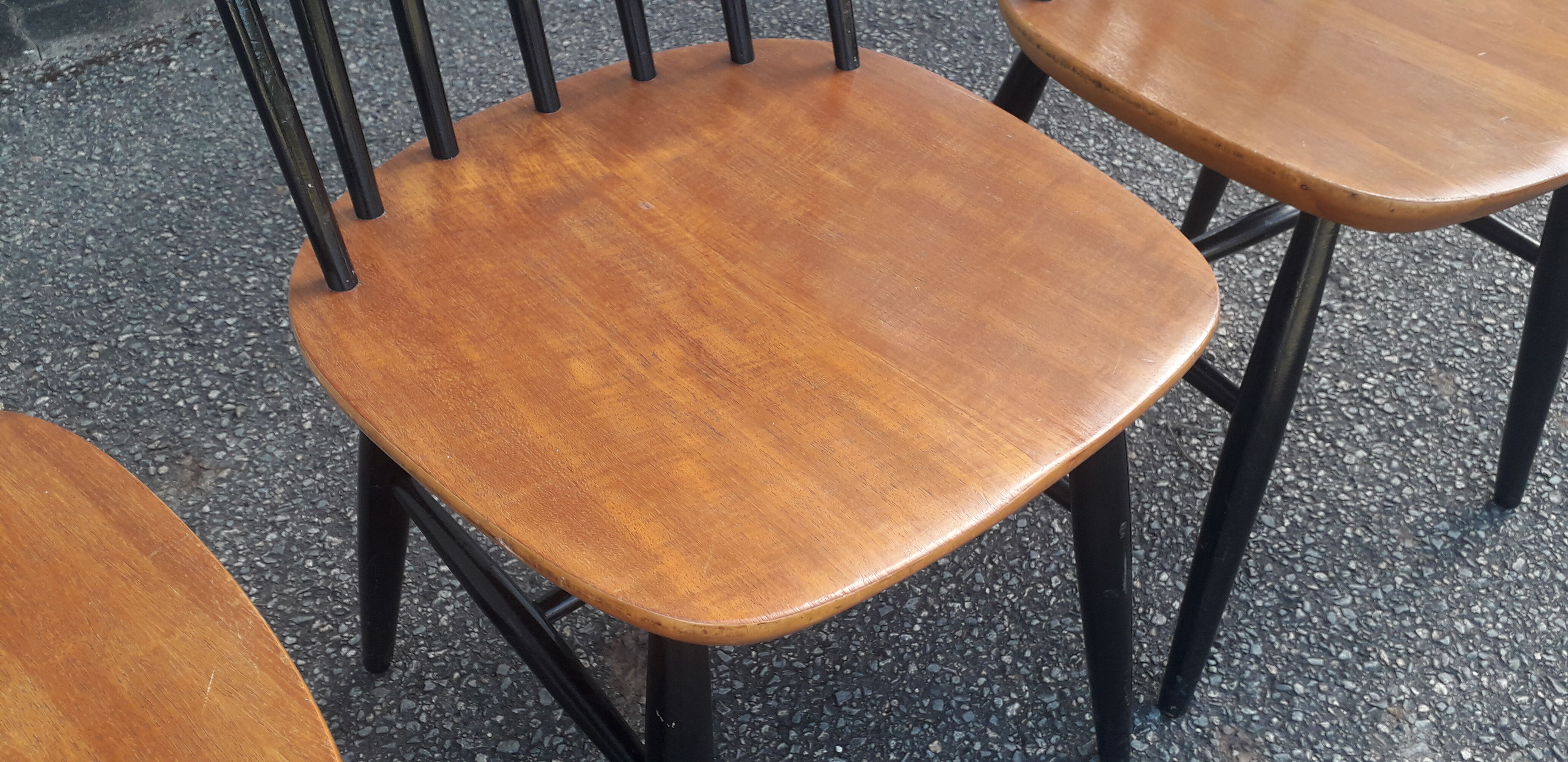 Lot of 4 vintage chairs