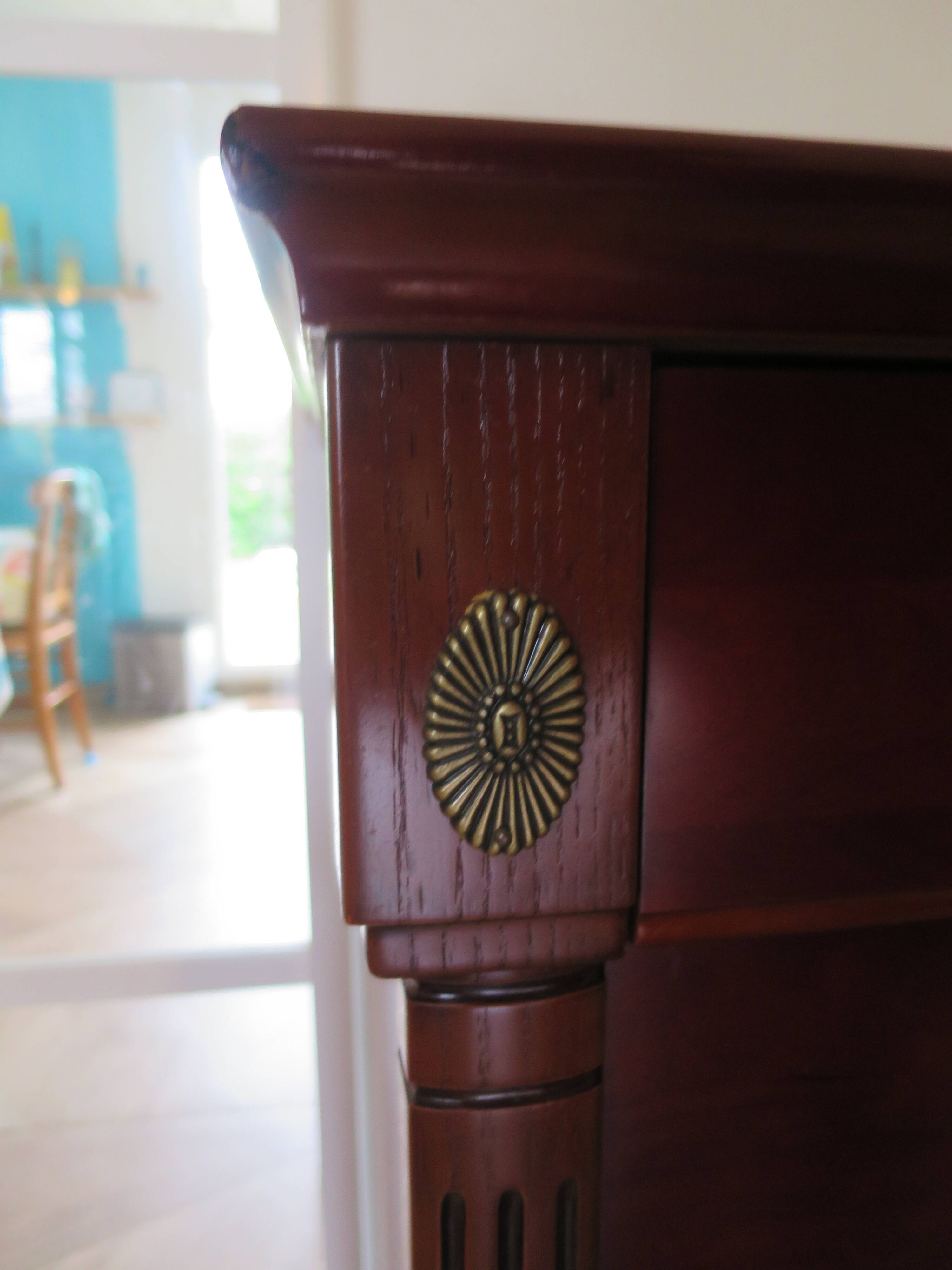 Commode 4 tiroirs – Teinte merisier – Imitation Style Empire – Années 80
