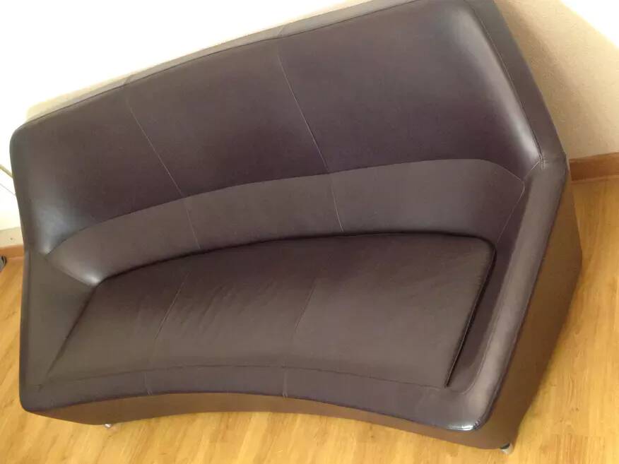 Cinna leather sofa designed by François Bauchet