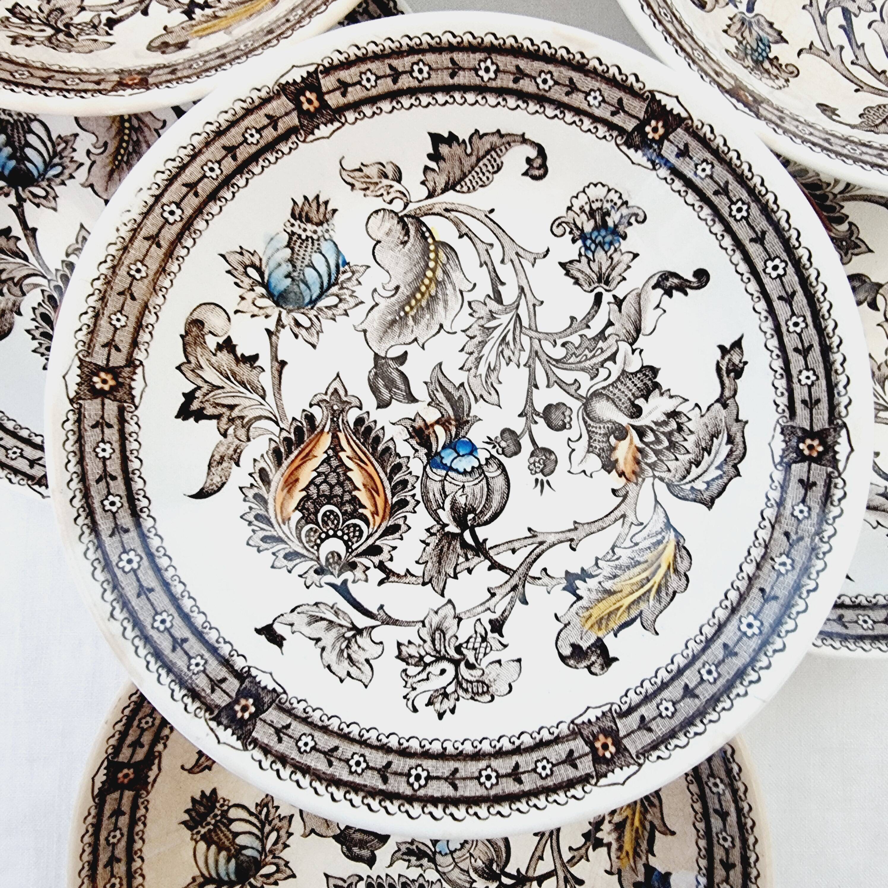 Set of 8 StaffordShire color unalterable English porcelain bowls