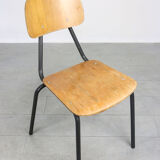 Chaise d’école en contreplaqué vintage