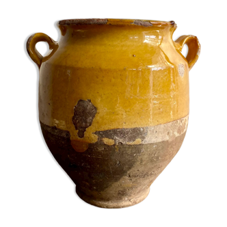 Yellow grease pot