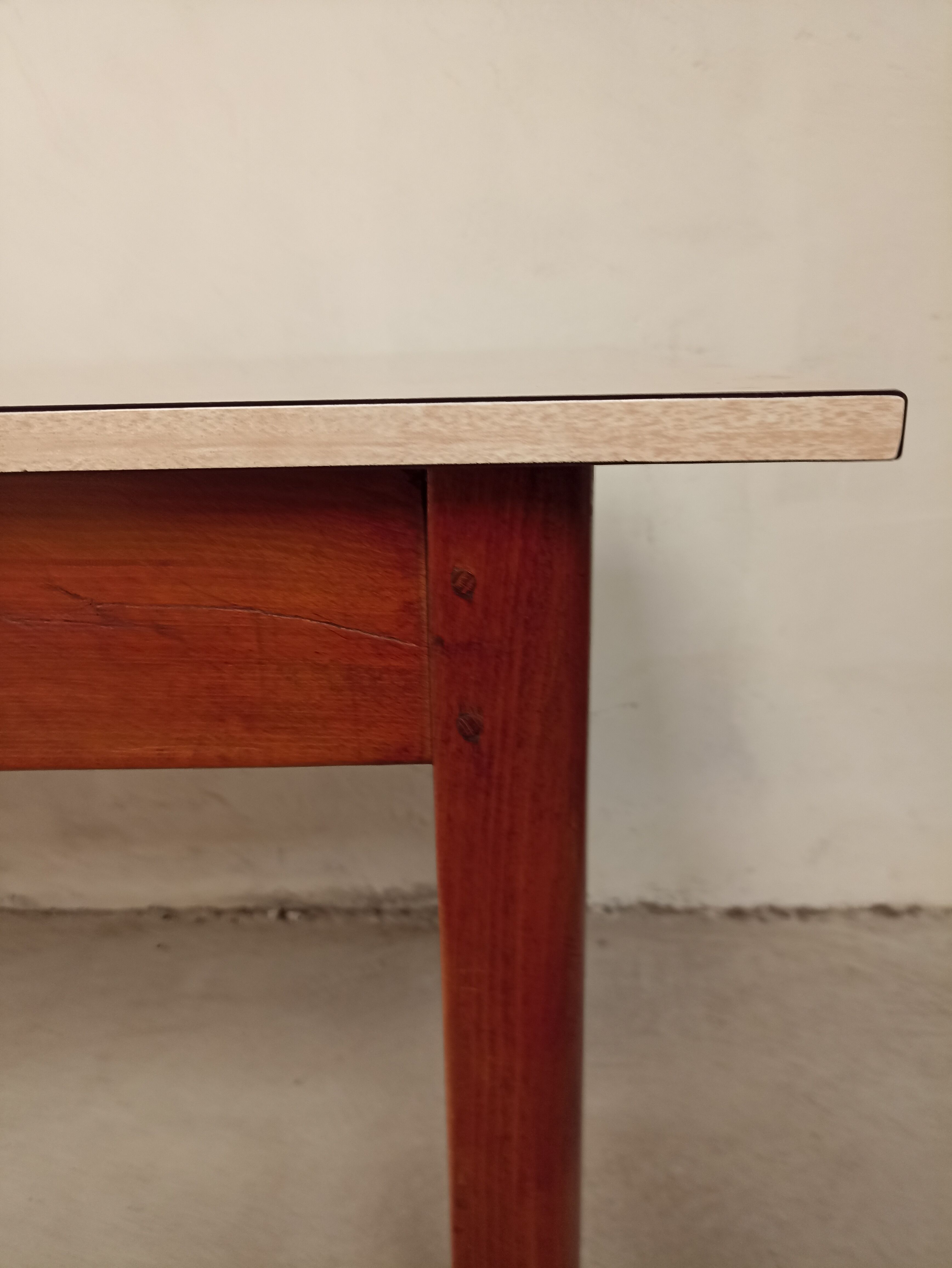 Table bistrot vintage