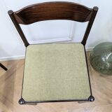 6 green Scandinavian chairs