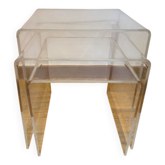 Set of 3 nesting tables in plexiglass.