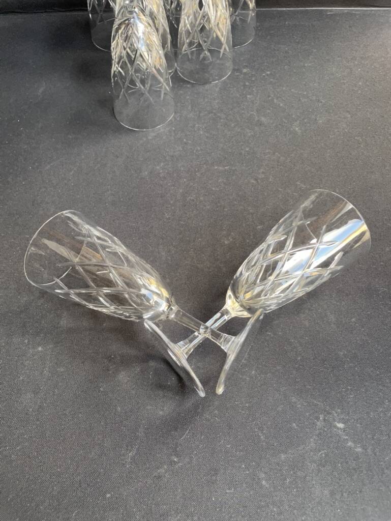 8 champagne flutes - cut crystal – cristalleries royales de champagne