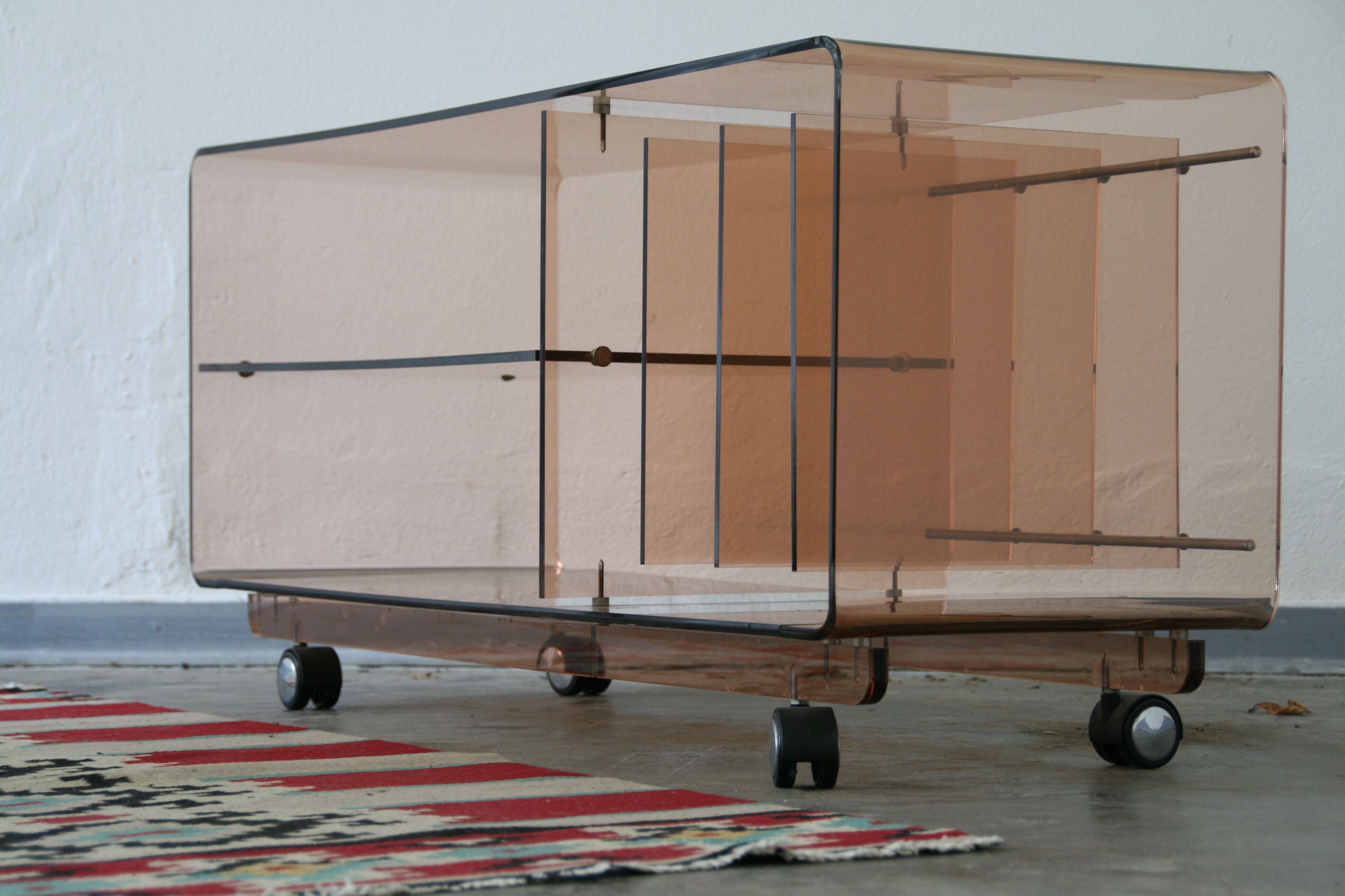 Vintage plexiglas tv/hifi unit