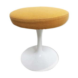 Eero Saarinen's stool for Knoll 1970