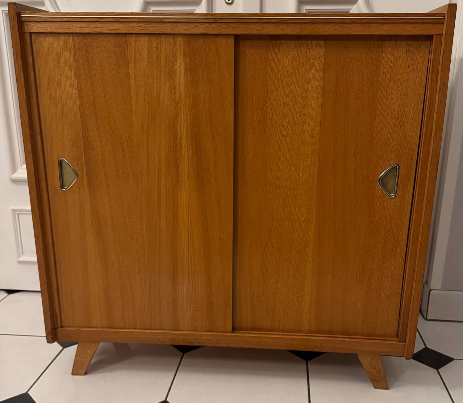 Vintage shoe cabinet with compass legs