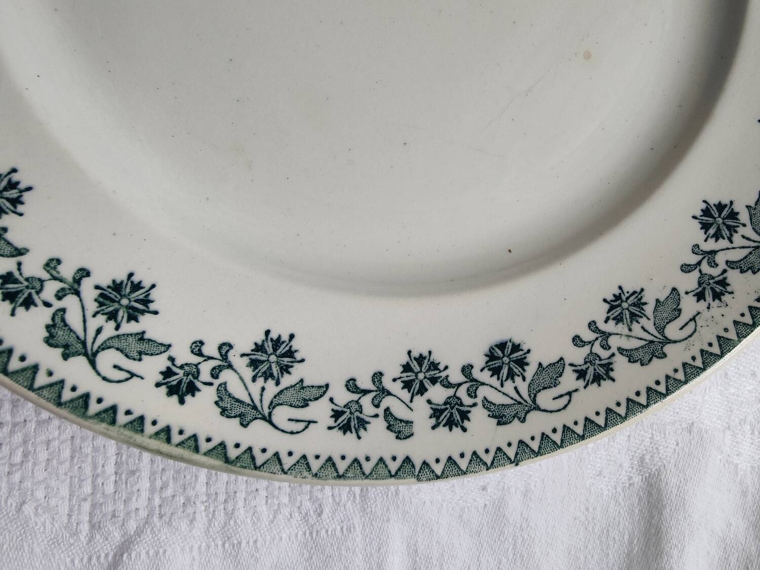 Moulin des Loups Hamage Plates