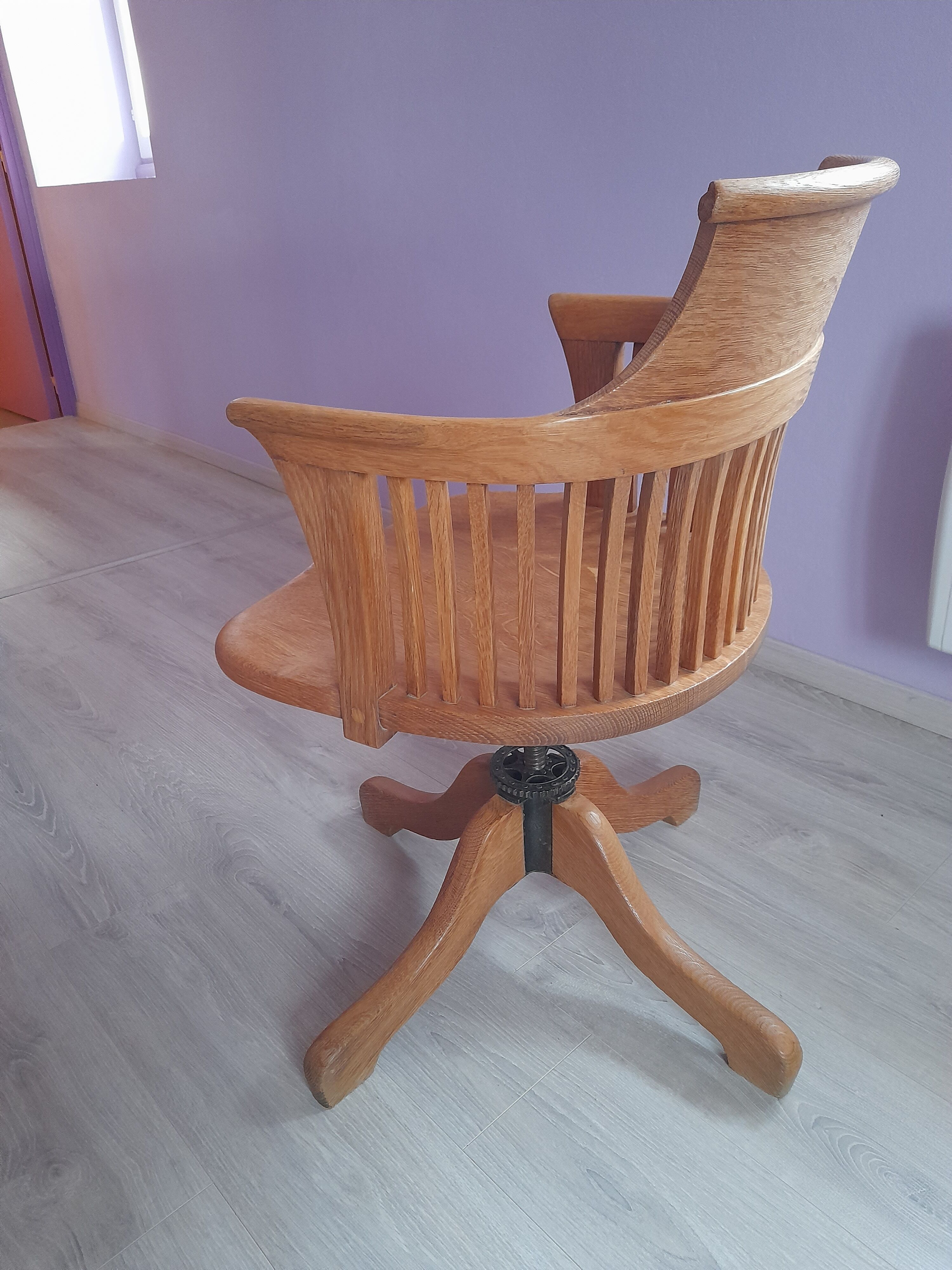 Fauteuil de bureau pivotant dit " américain " époque  1930/40