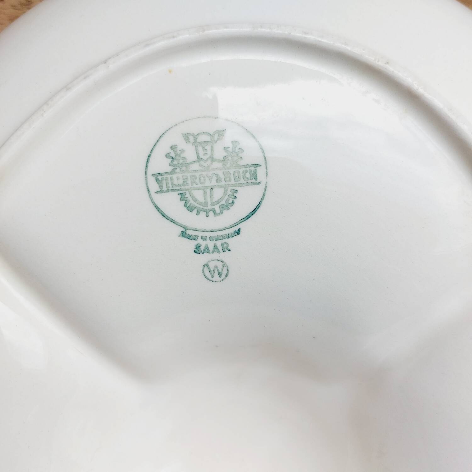 Villeroy & Boch mendicant serving dish