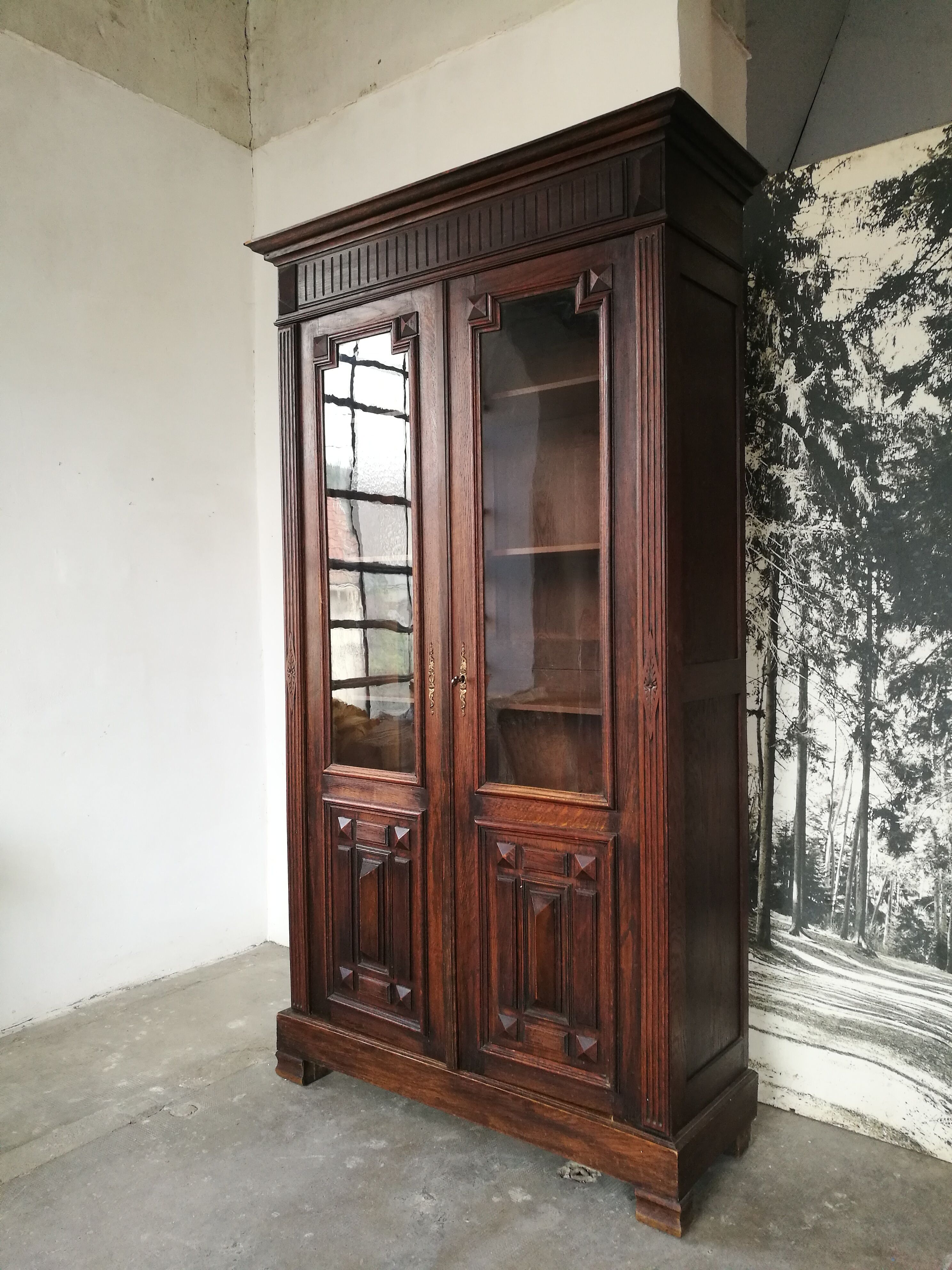 Vitrine en chêne bibliothèque  vers 1900
