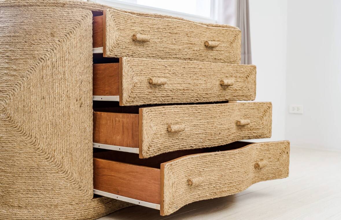 Rope chest of drawers