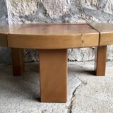 Round coffee table in solid elm and terracotta tiles - tripod - 1970 design