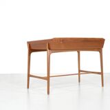 Model 200 Desk by SvenModel 200 Desk by Svendd Åge Madsen for Sigurd Hansen, Denmark 1958.