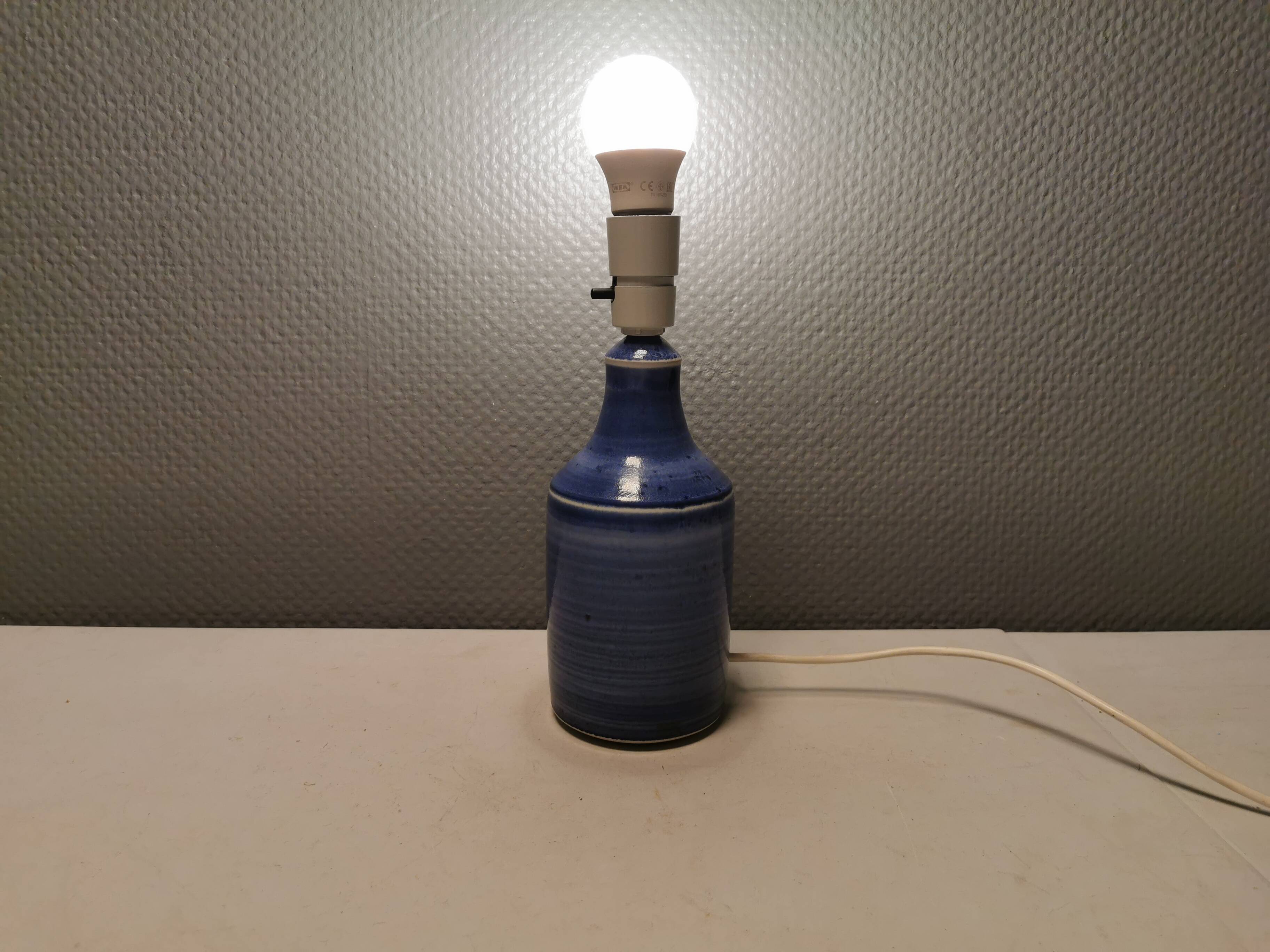 lampe de table en céramique bleu clair, par M.Hjorth Danemark 1970-80