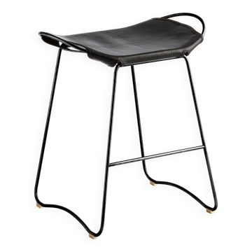 The contemporary Hug bar stool