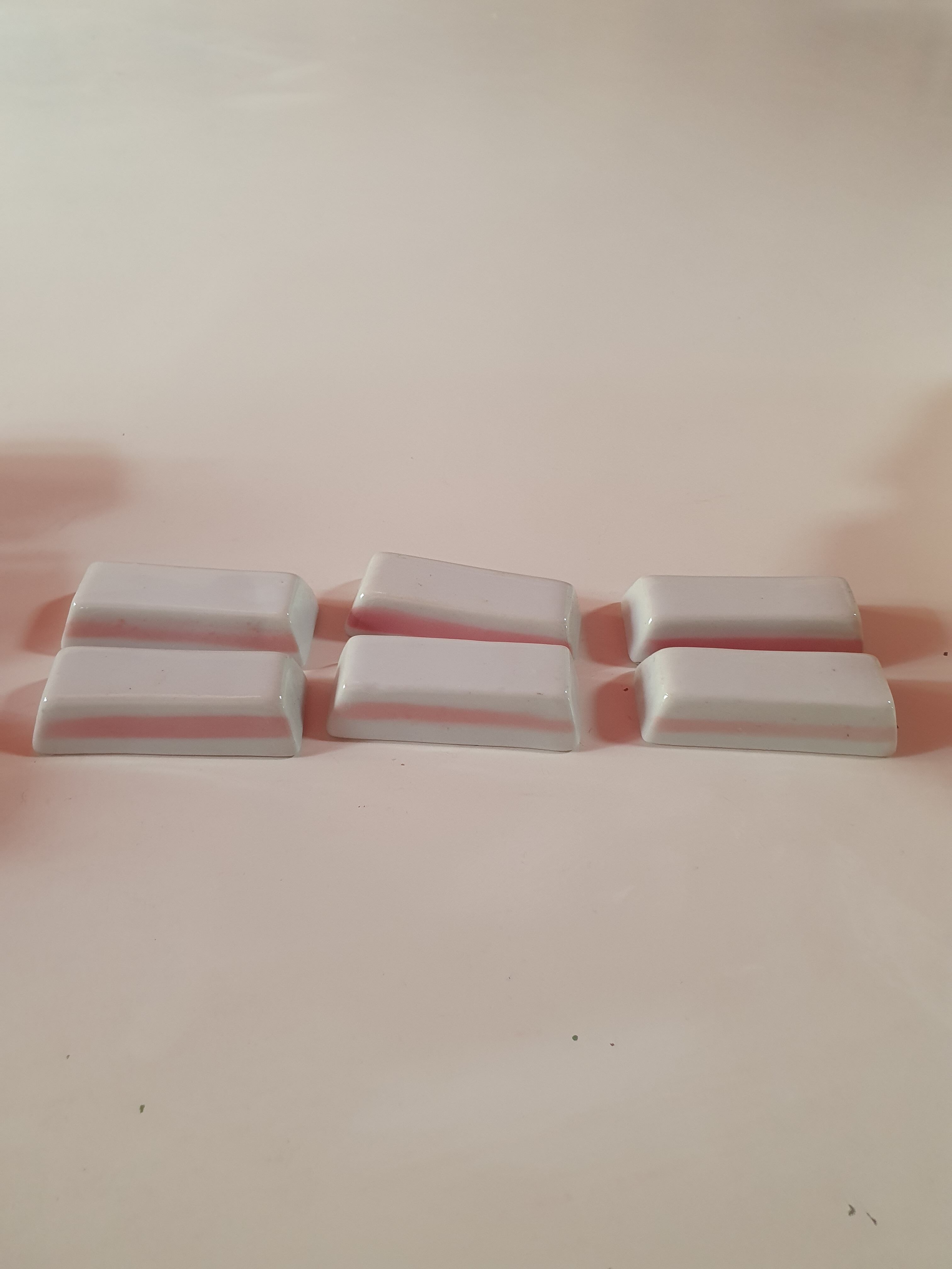 Set of 6 vintage knife holders in white and pink ceramic