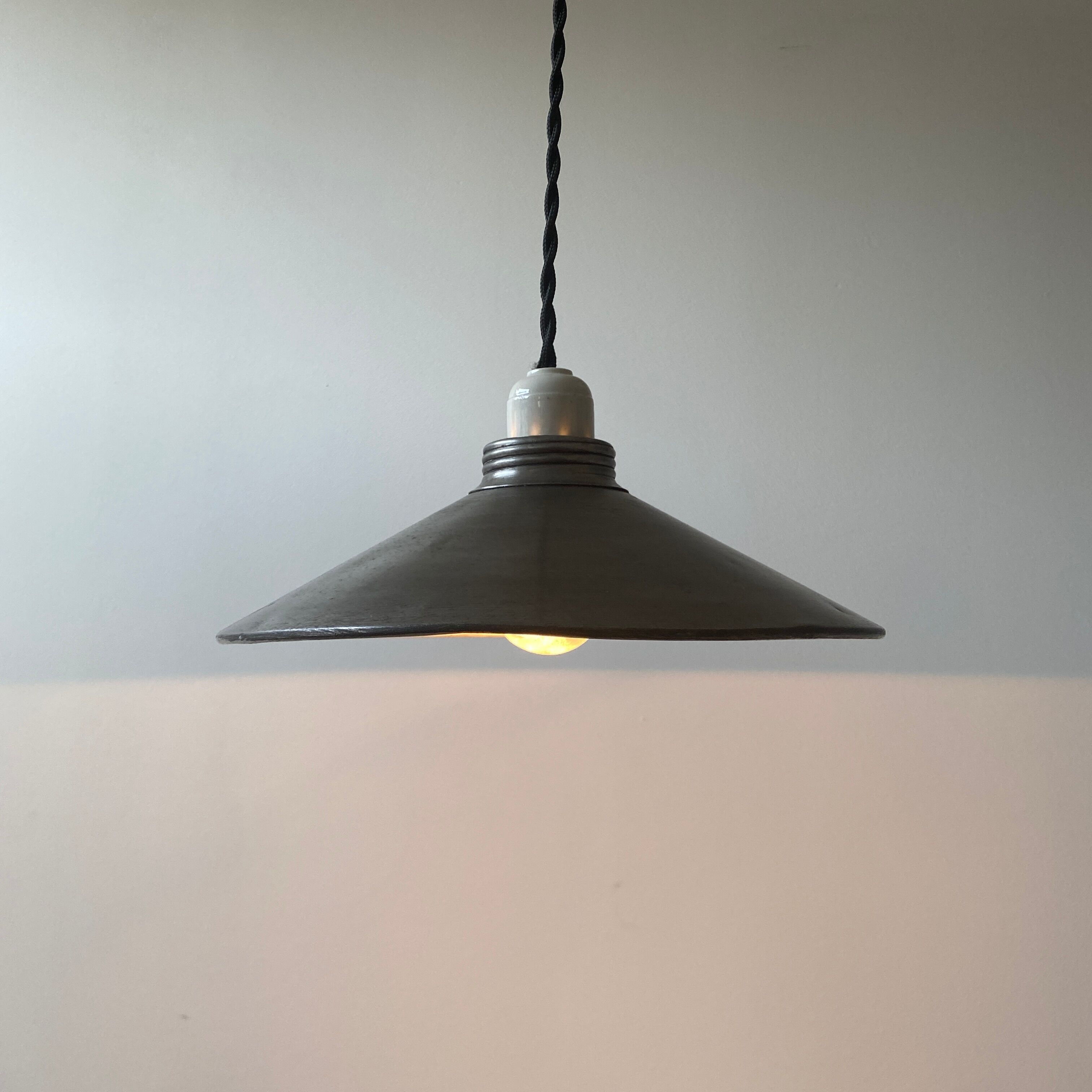 Old aluminum suspension 24 cm