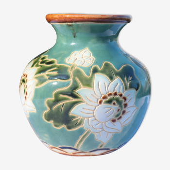 Vase en céramique fleuri