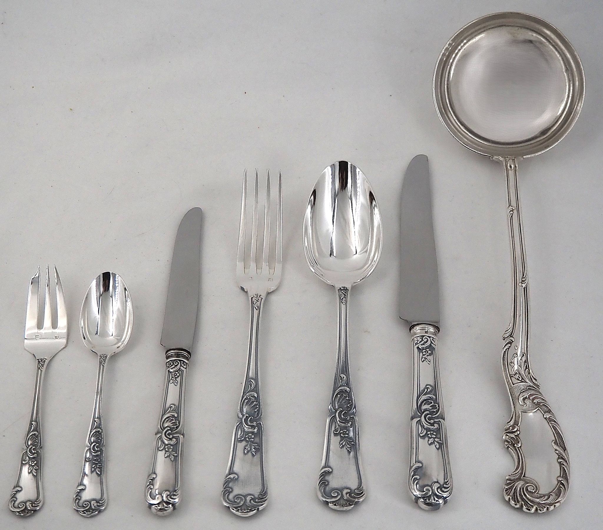 Orbrille Louis XV cutlery set 73 pieces in silver-plated metal, excellent condition.