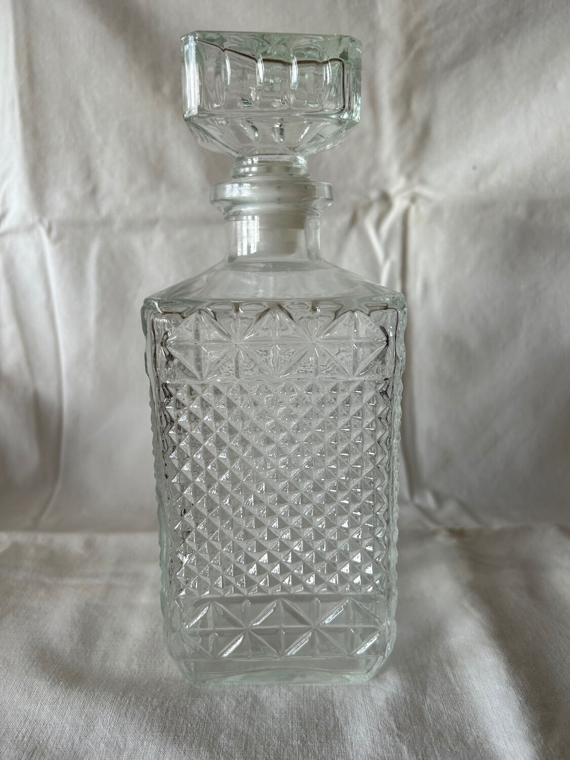 Glass decanter