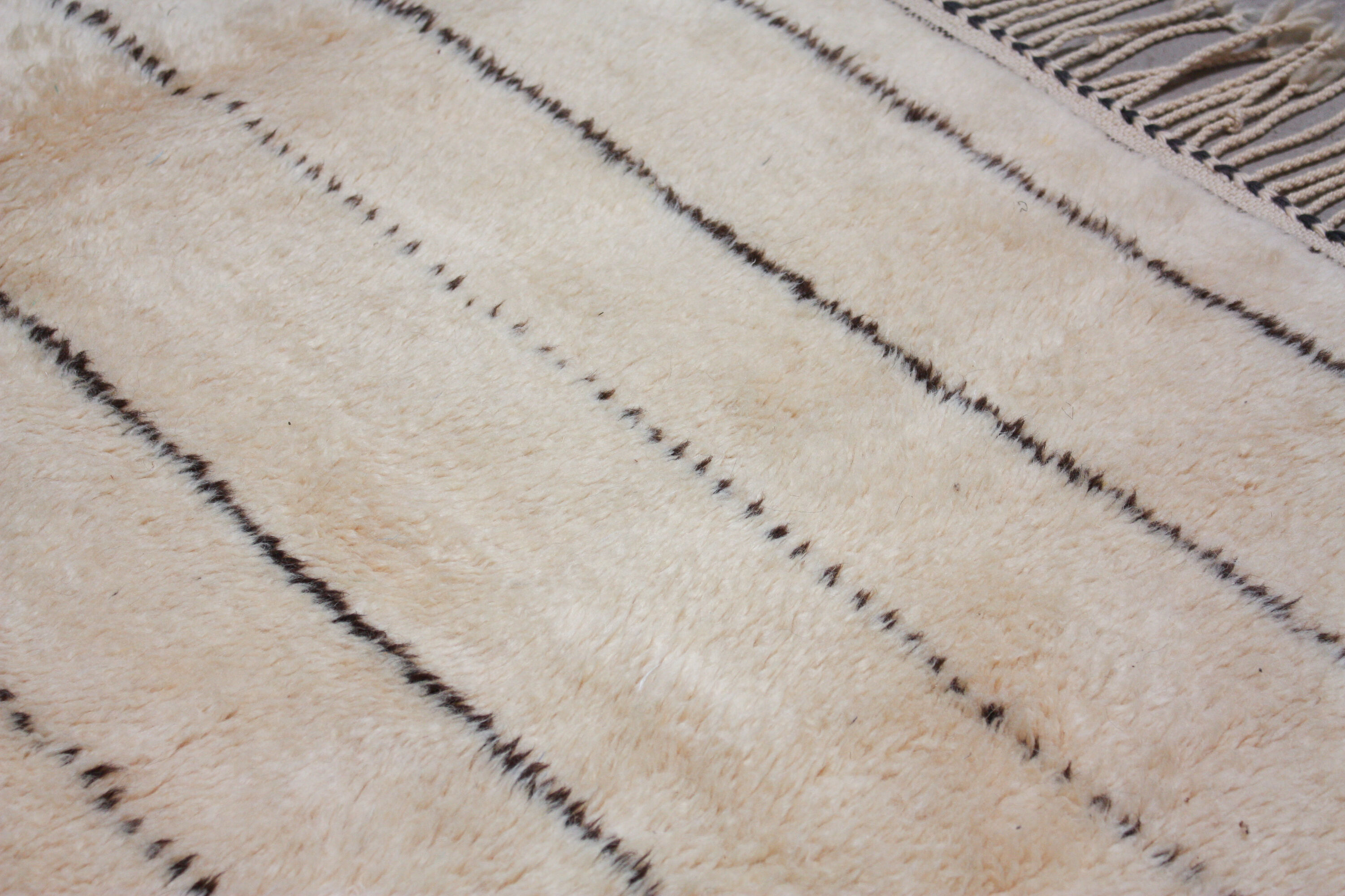 Moroccan beni ourain woollen rug with stripes 180x270cm
