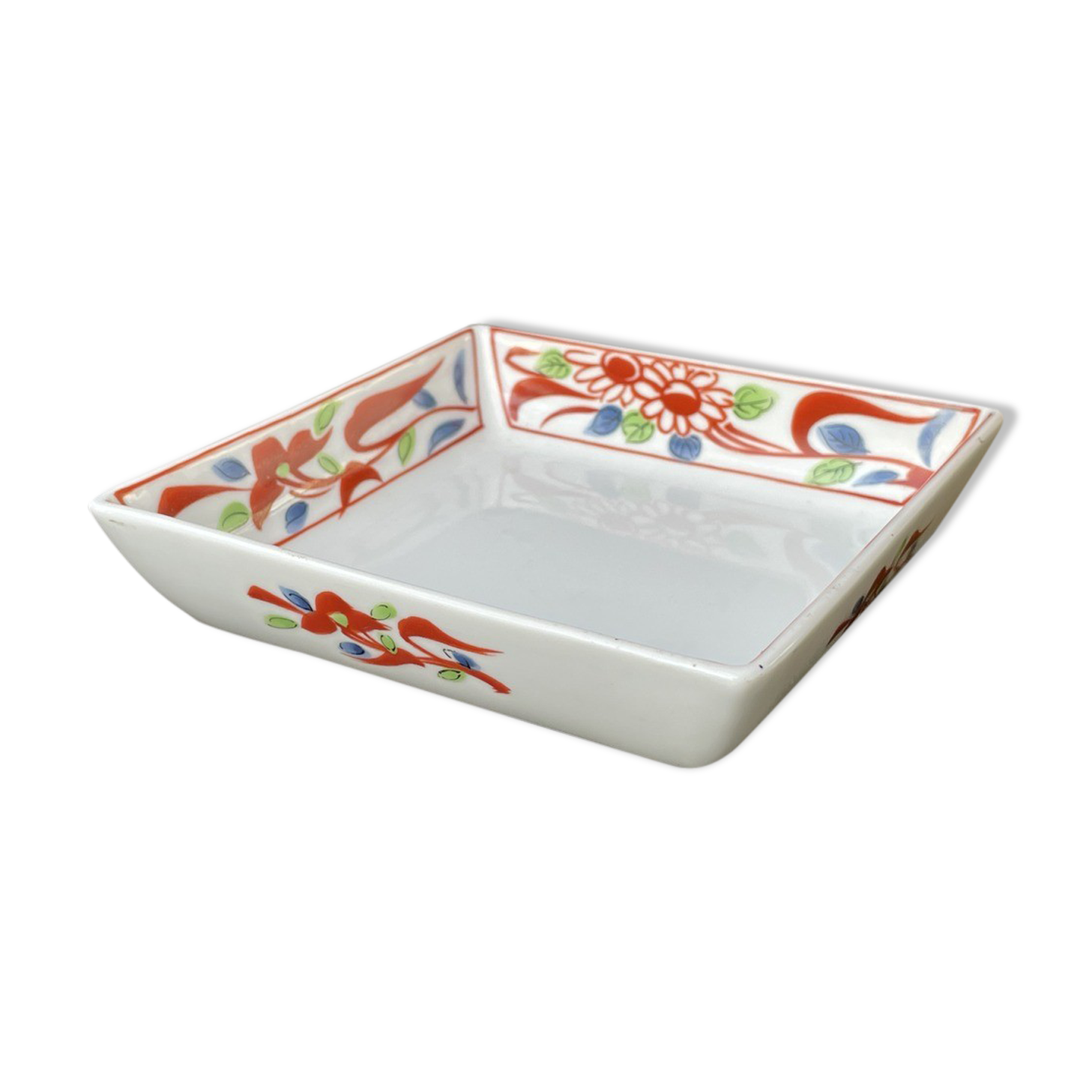 Flat Petti with floral decoration