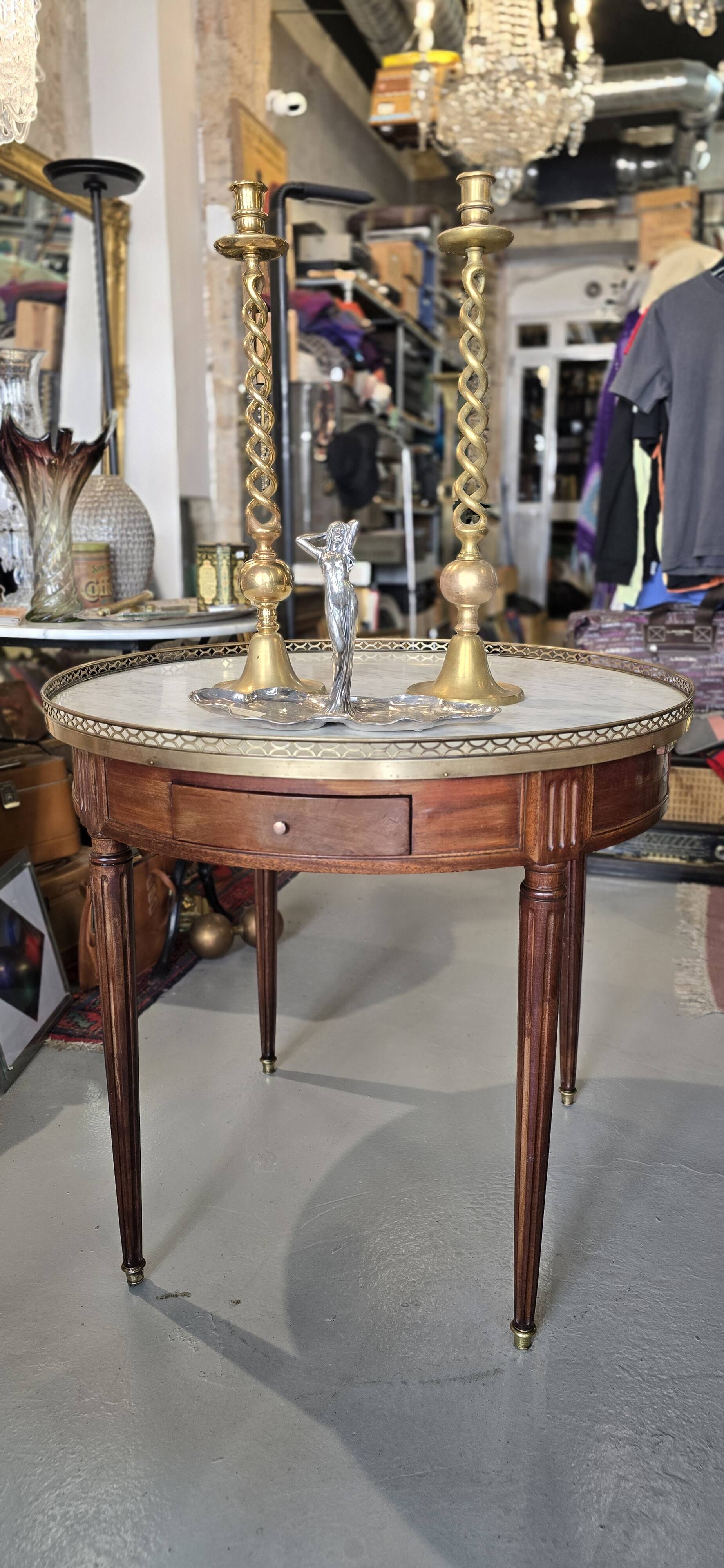 Louis XVI style bouillotte table in mahogany from the early 20th century