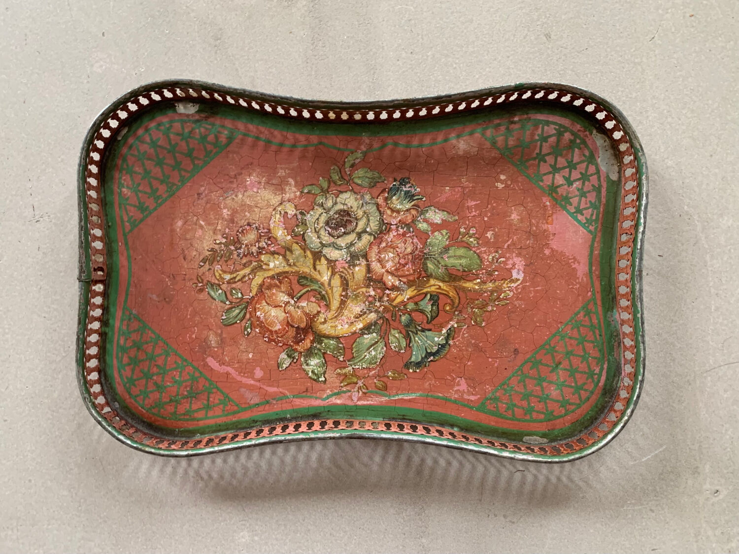 Small decorated tin tray
