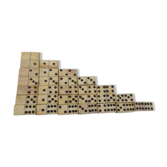 Domino game