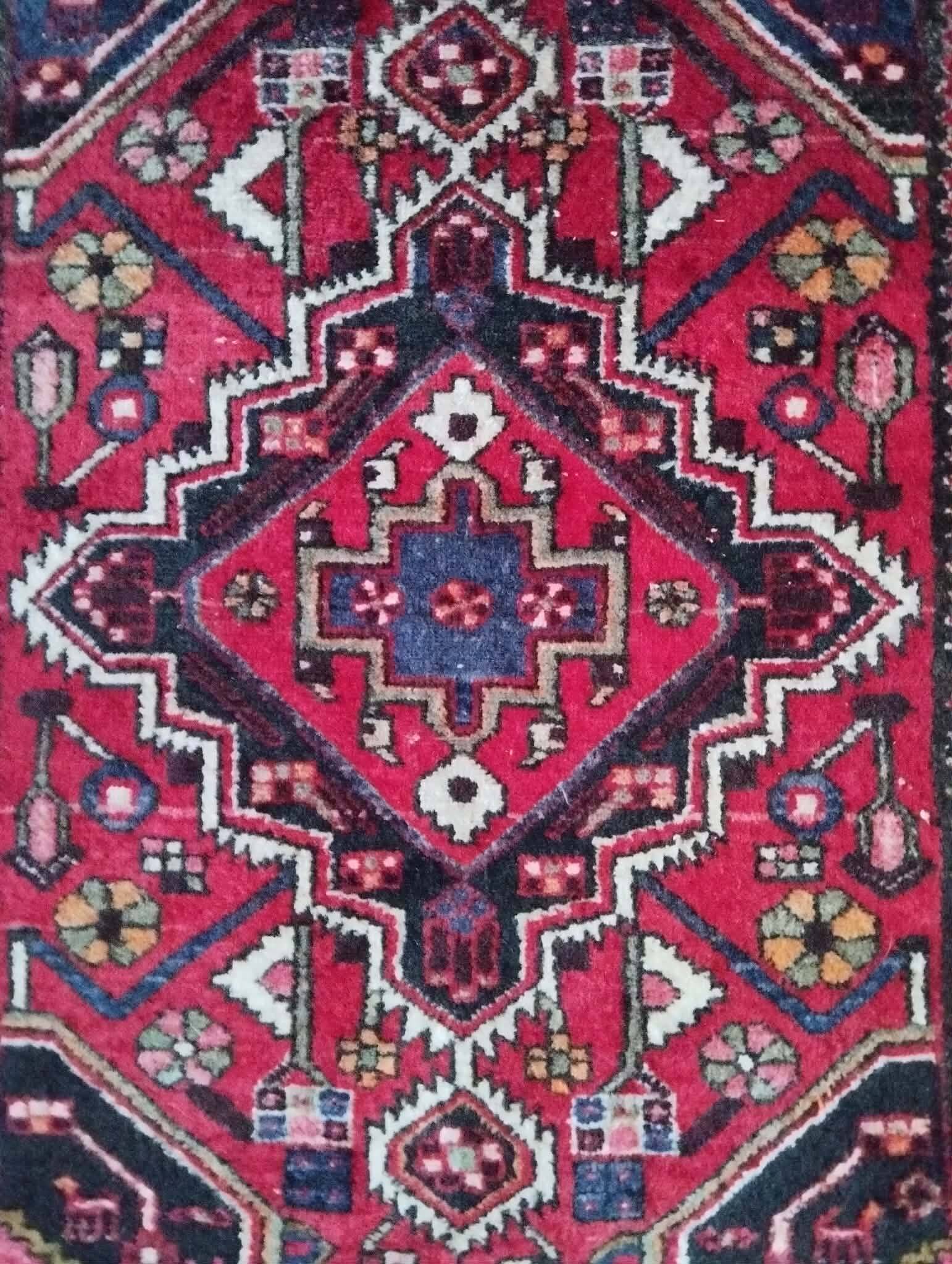 Persian carpet Hamadan 132x101cm