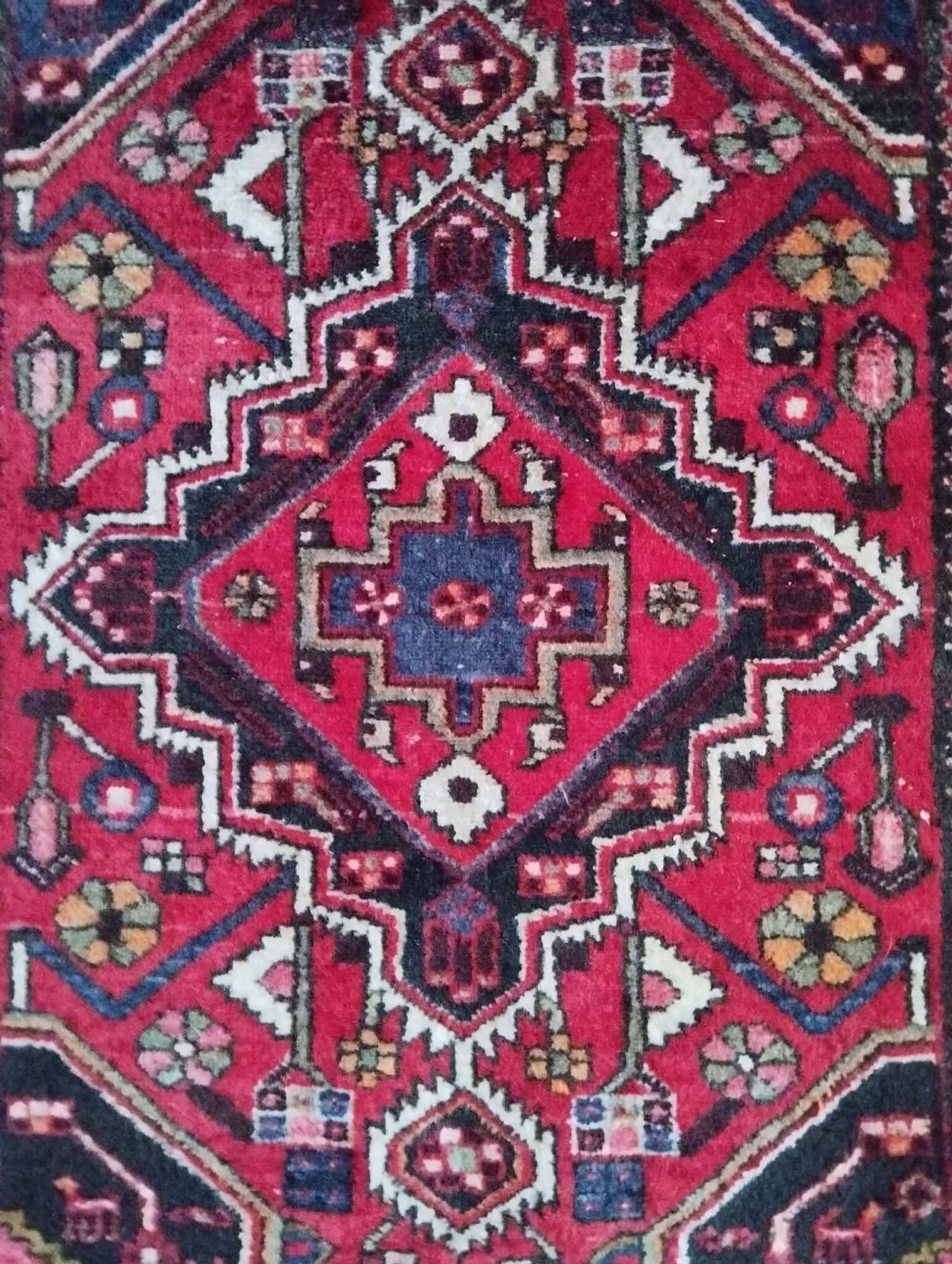Persian carpet Hamadan 132x101cm