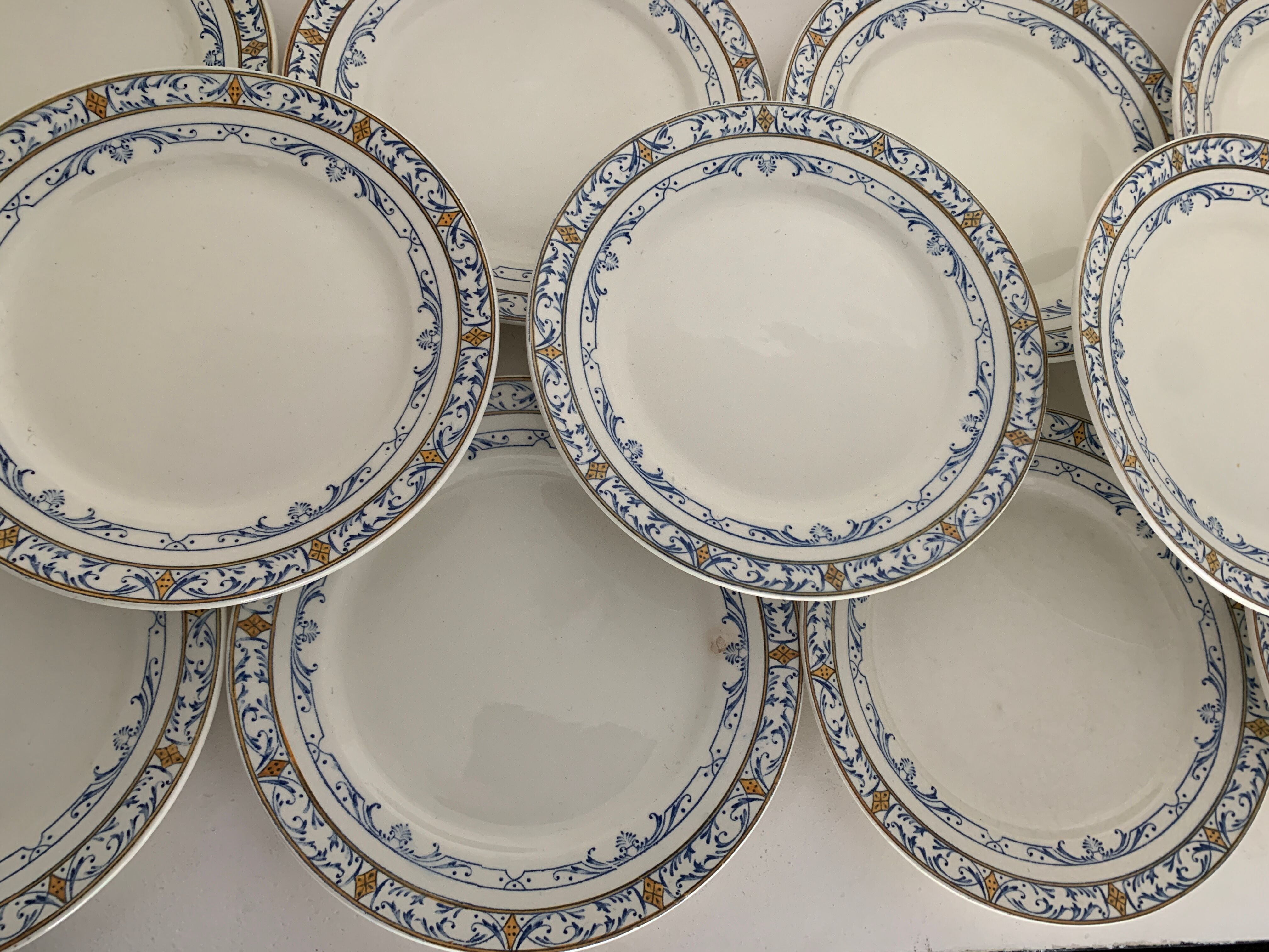 11 old Creil and Montereau dessert plates, Colbert service