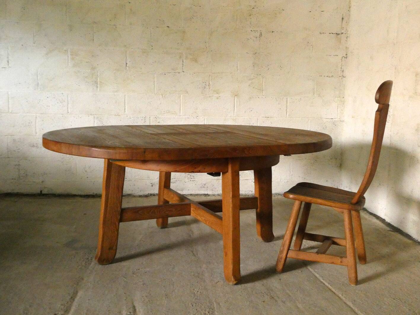 salle à manger brutaliste en chêne de De Puydt