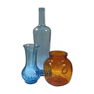 Trio vintage vases bouteille et bocal en verre ambre et bleu