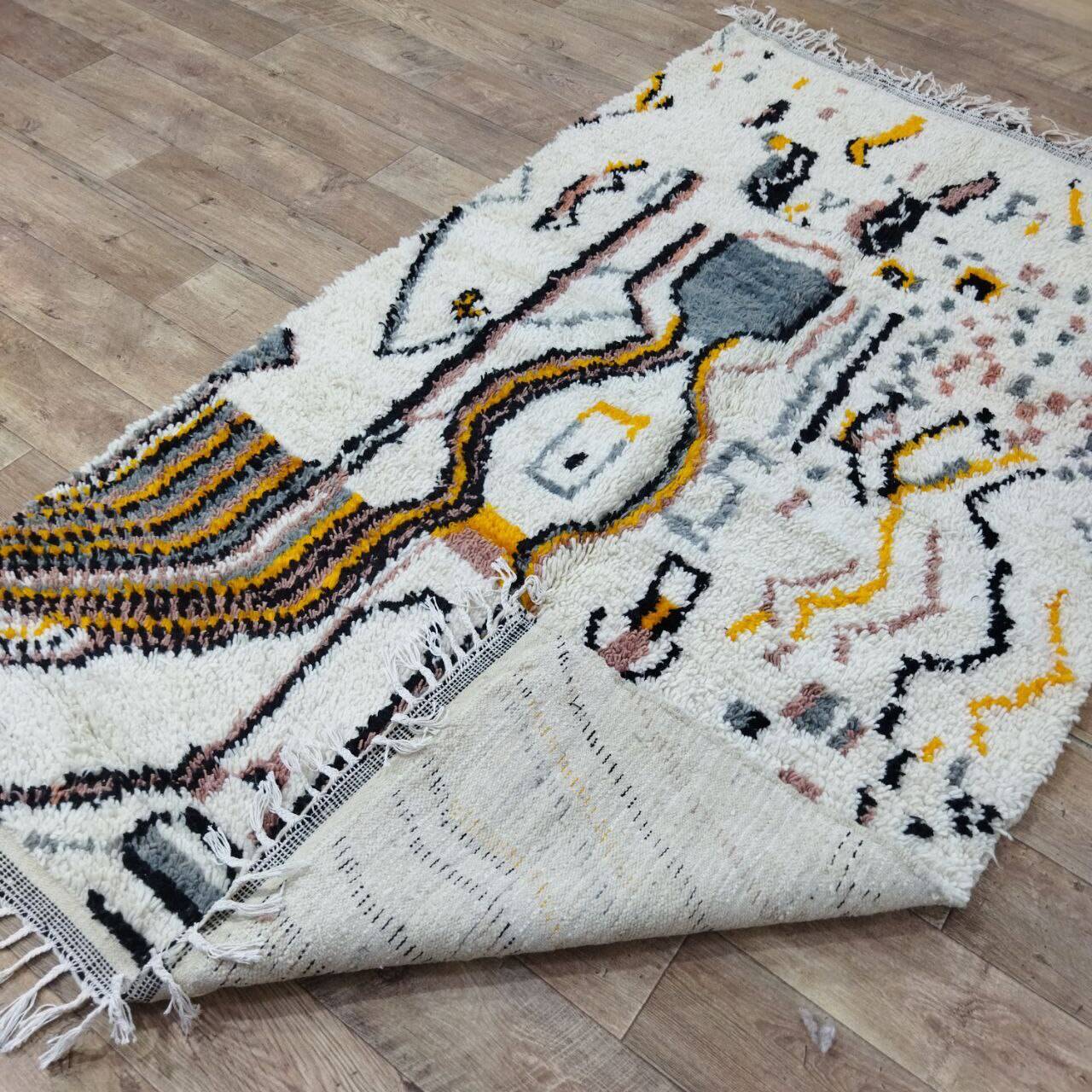 Handmade moroccan berber rug 240 x 134 cm