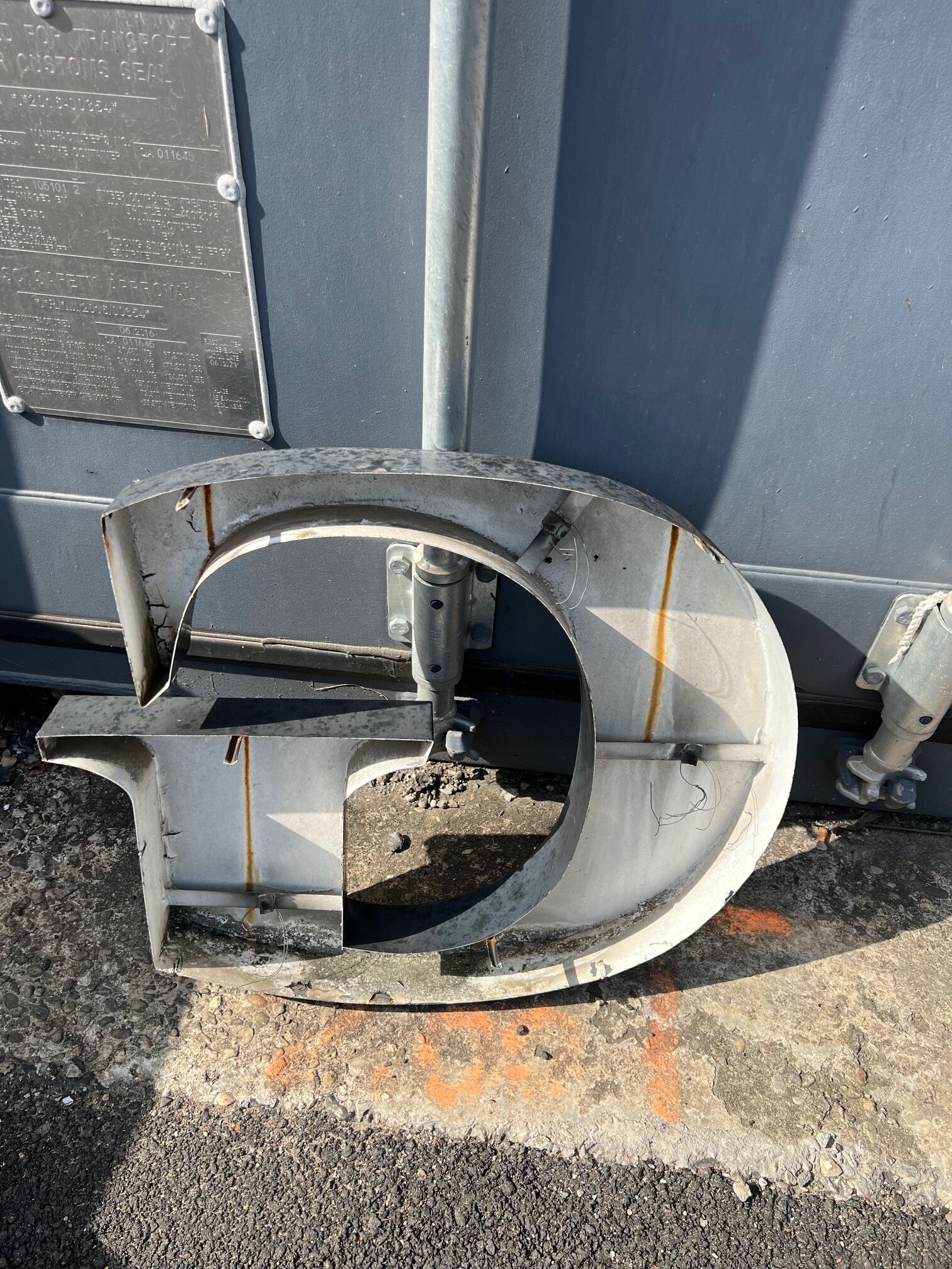 Letter g in galvanized metal height 45 cm