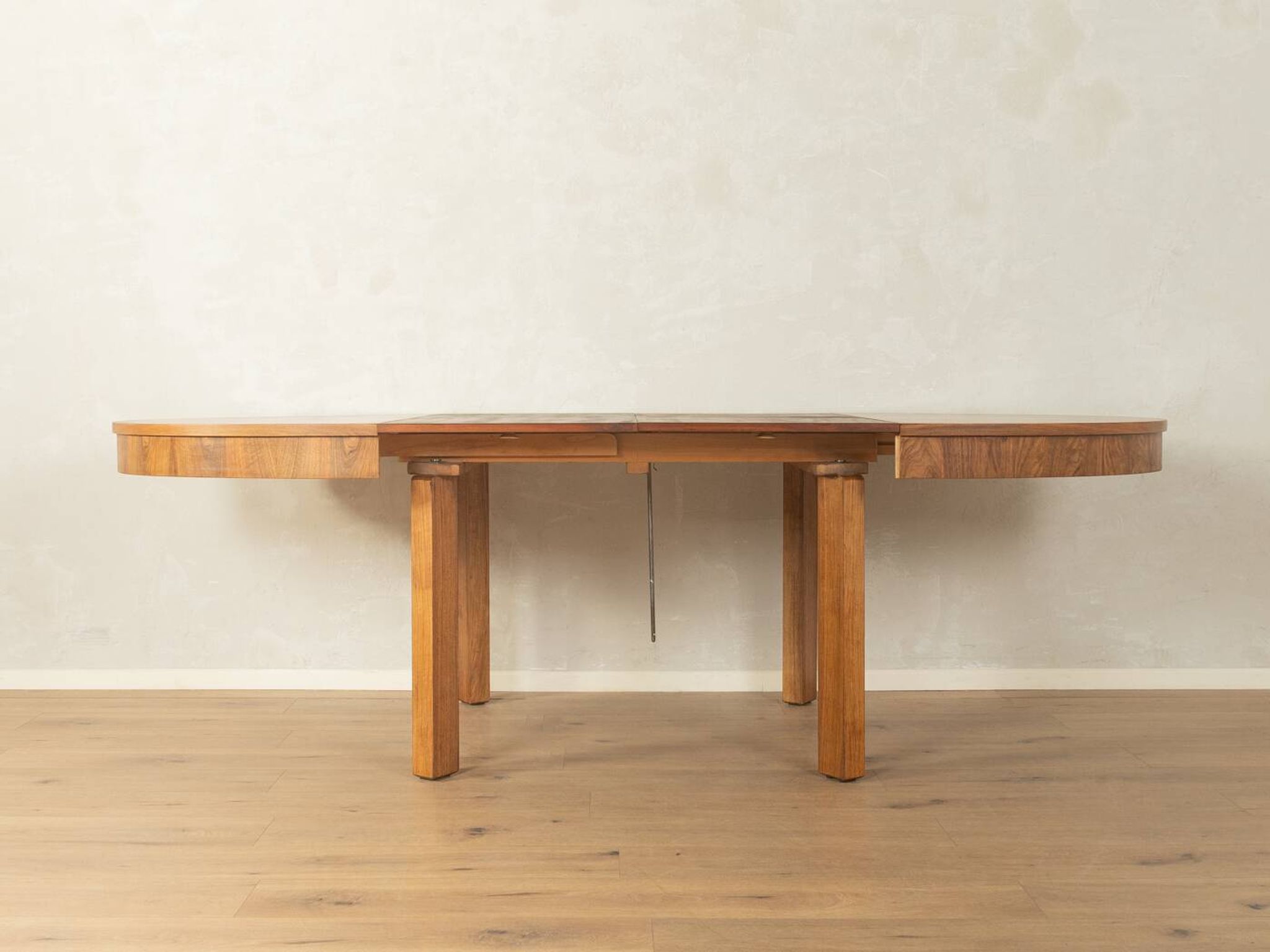 Table à manger extensible élégante par Ruscheweyh, années 1930, noyer
