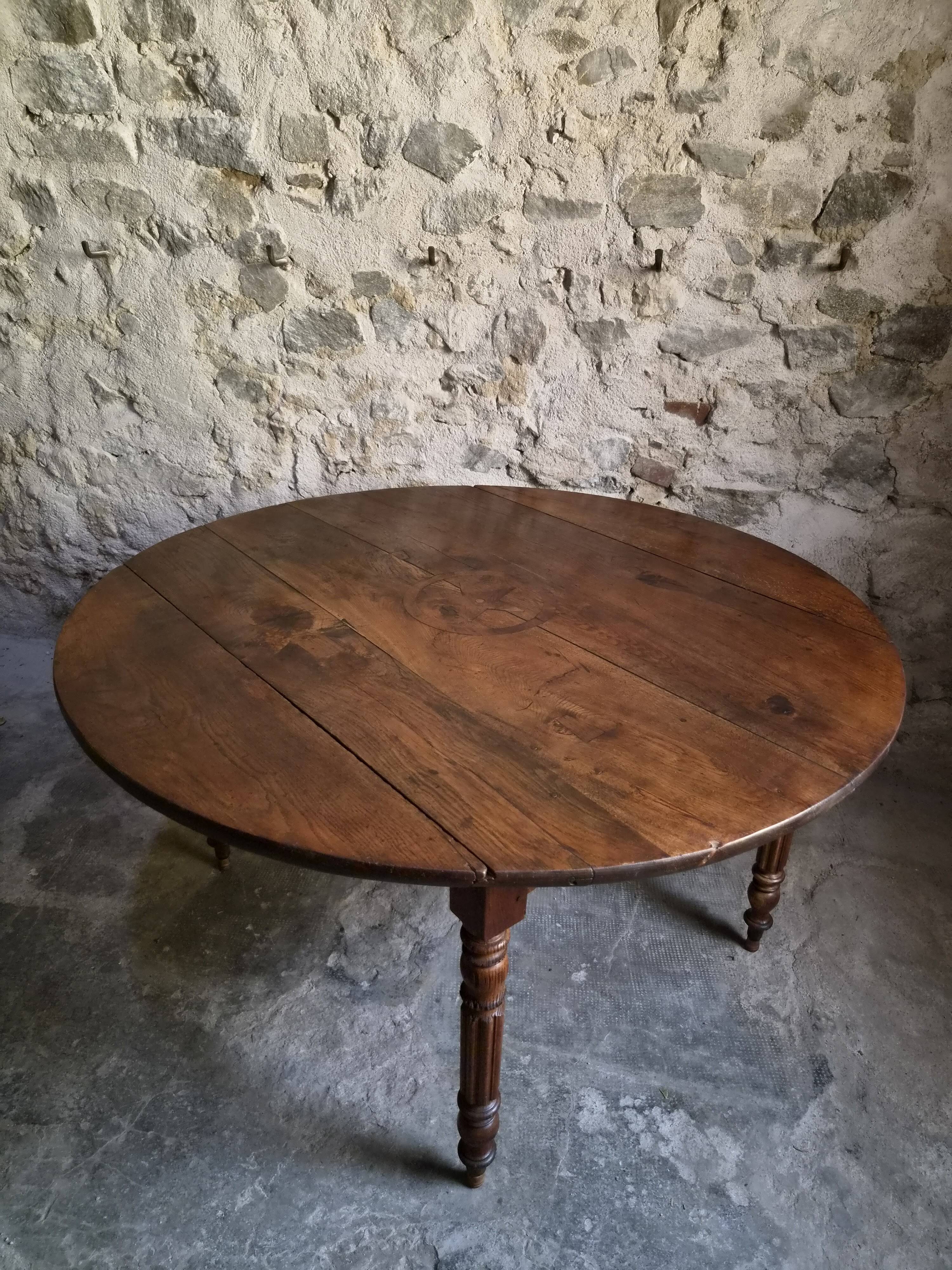 Table à manger ronde pliante ancienne française en chêne | Marqueterie étoile | c. 1850–1880