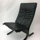 Mid-Century design black leather lounge chair by Ingmar Relling for Westnof